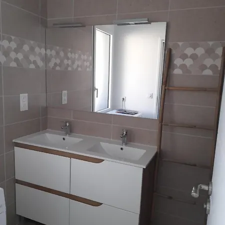 Les Gentianes Fleurs Des Pyrenees בית נופש